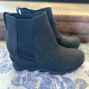 Black Sorel wedge booties